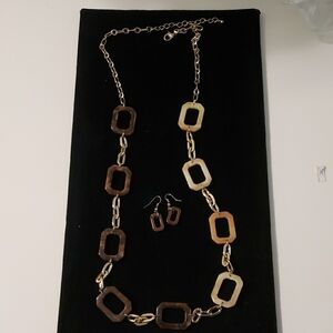 Elegant Brown and Cream Necklace and Earrings Set
